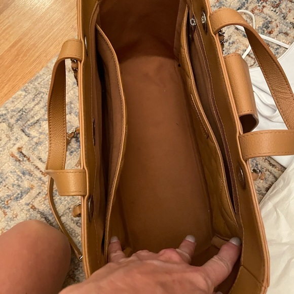 2017 CC SMALL BOX TOTE - Picture 9 of 17